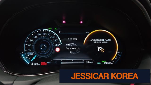 2022 Genesis Electrified GV70 - Thumbnail 3