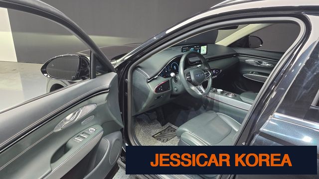 2022 Genesis Electrified GV70 - Thumbnail 6