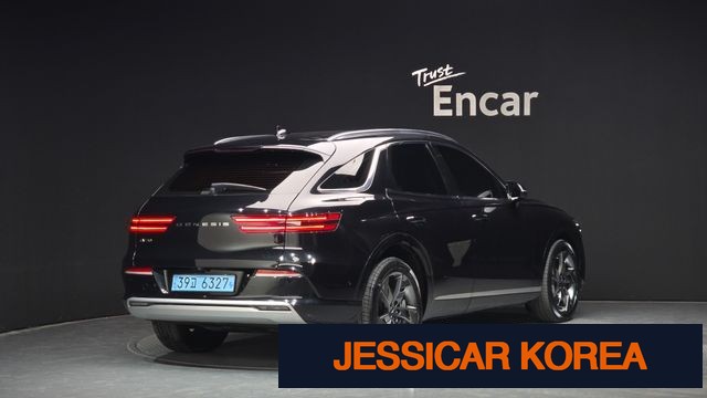 2022 Genesis Electrified GV70 - Thumbnail 12