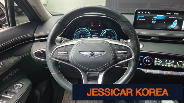 2022 Genesis Electrified GV70 - Thumbnail 14