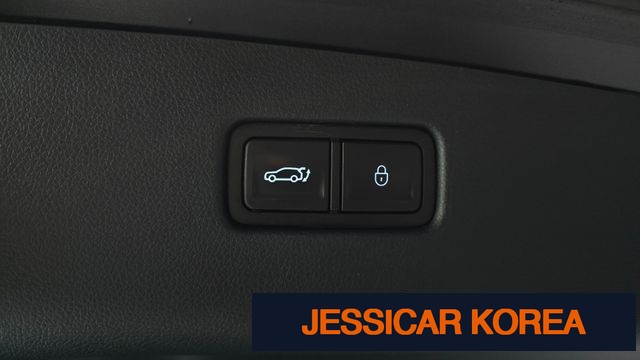 2022 Genesis Electrified GV70 - Thumbnail 15