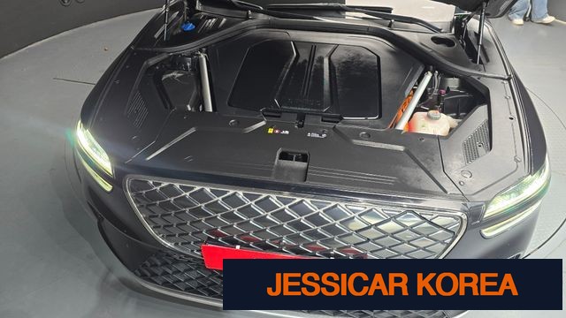 2022 Genesis Electrified GV70 - Thumbnail 19