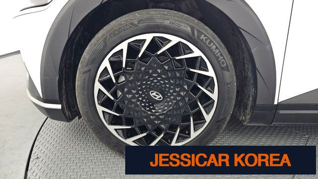 2023 Hyundai Ioniq 5 - Thumbnail 3
