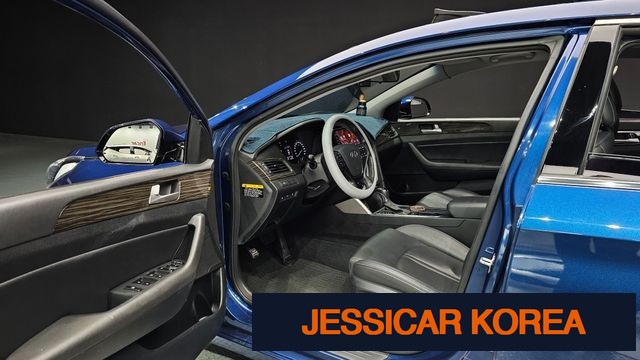 2015 Hyundai LF Sonata - Thumbnail 3