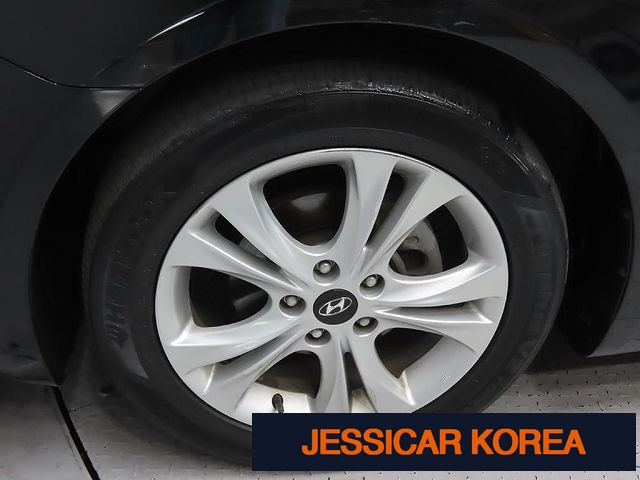 2011 Hyundai YF Sonata - Thumbnail 5