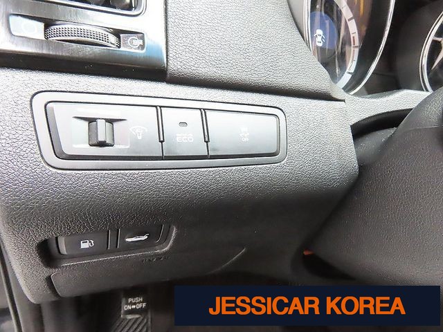2011 Hyundai YF Sonata - Thumbnail 18