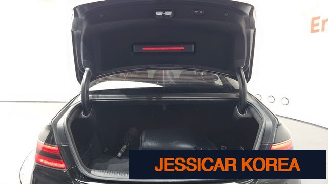 2019 Genesis G90 - Thumbnail 6
