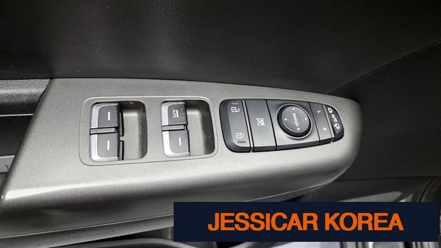 2020 Kia Sportage the bold - Thumbnail 17