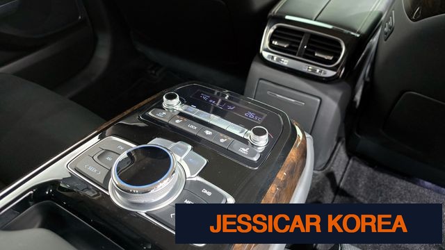 2019 Genesis G90 - Thumbnail 16