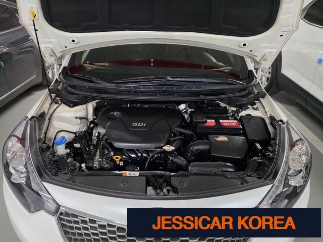 2013 Kia K3 - Thumbnail 9