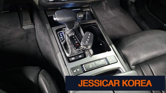 2016 Hyundai Genesis DH - Thumbnail 13