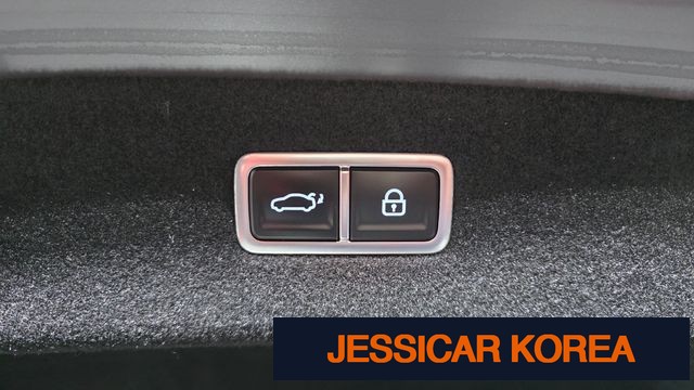 2025 Genesis G90 (RS4) - Thumbnail 3
