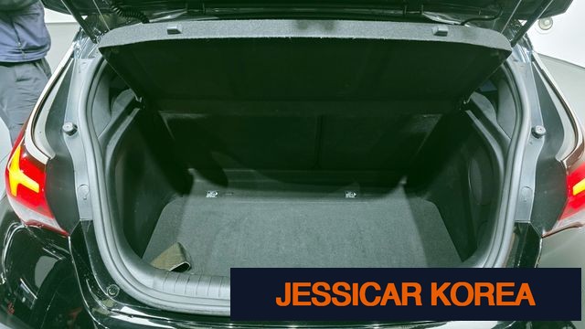 2022 Hyundai Veloster (JS) - Thumbnail 9