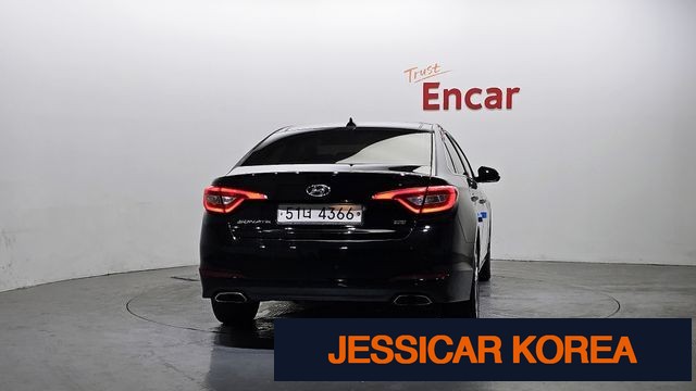 2015 Hyundai LF Sonata - Thumbnail 3