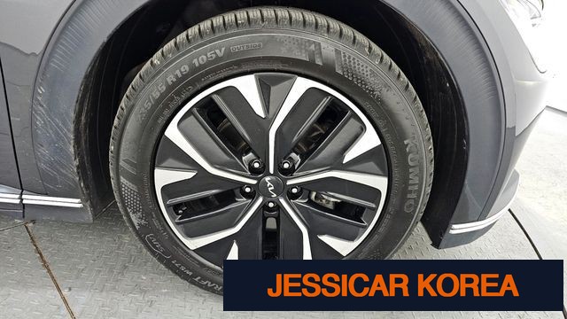 2022 Kia EV6 - Thumbnail 4