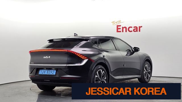 2022 Kia EV6 - Thumbnail 8