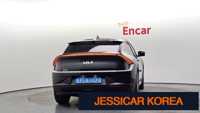 2022 Kia EV6 - Thumbnail 18