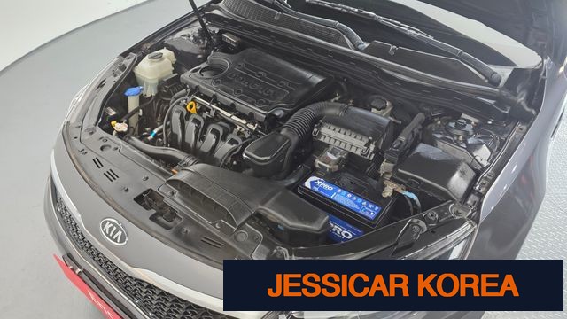 2011 Kia K5 - Thumbnail 10