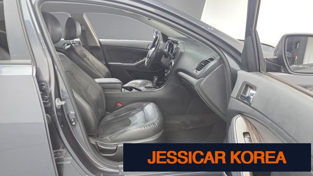 2011 Kia K5 - Thumbnail 13