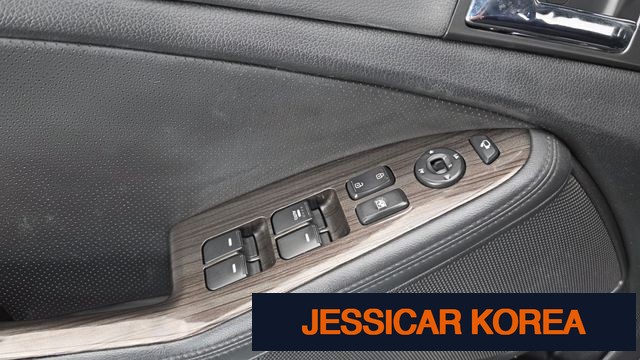 2011 Kia K5 - Thumbnail 18
