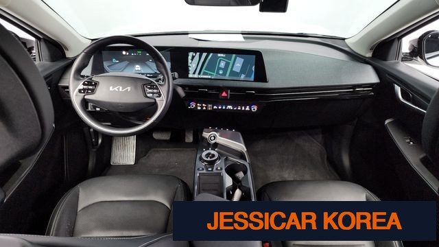 2023 Kia EV6 - Thumbnail 3