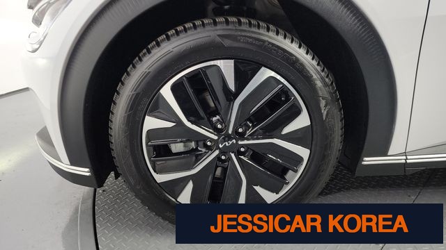2023 Kia EV6 - Thumbnail 9