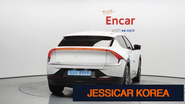 2023 Kia EV6 - Thumbnail 16