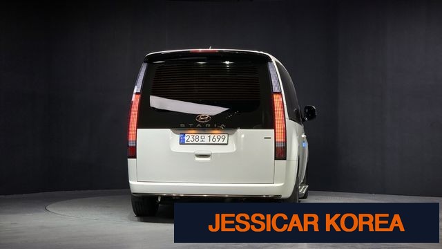2023 Hyundai Staria - Thumbnail 11