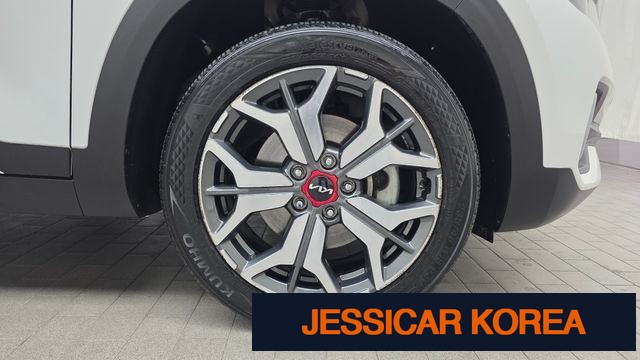 2023 Kia Seltos - Thumbnail 19