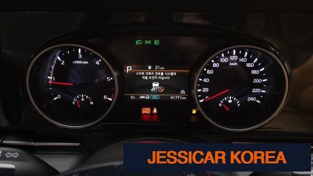 2021 Kia Carnival 4th Gen - Thumbnail 20