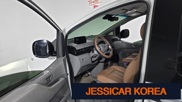 2023 Hyundai Staria - Thumbnail 3