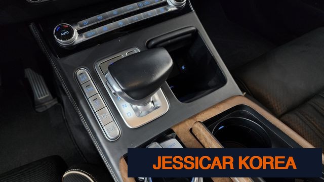 2019 Genesis G90 - Thumbnail 17
