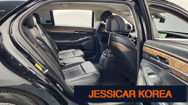 2019 Genesis G90 - Thumbnail 18