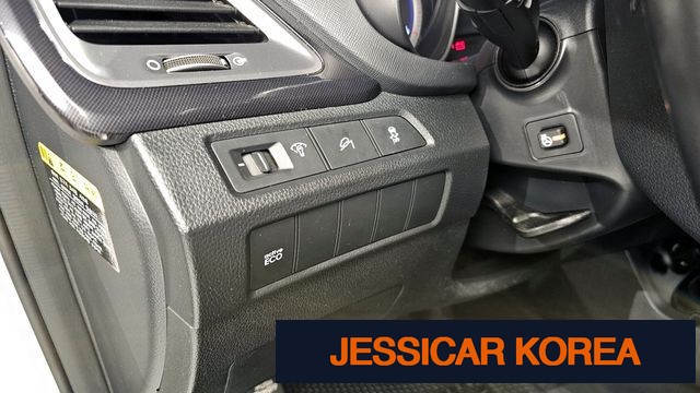 2015 Hyundai Santa Fe DM - Thumbnail 4