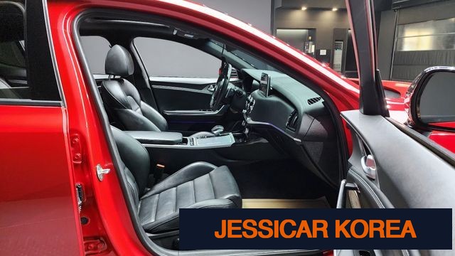 2020 Kia Stinger - Thumbnail 3