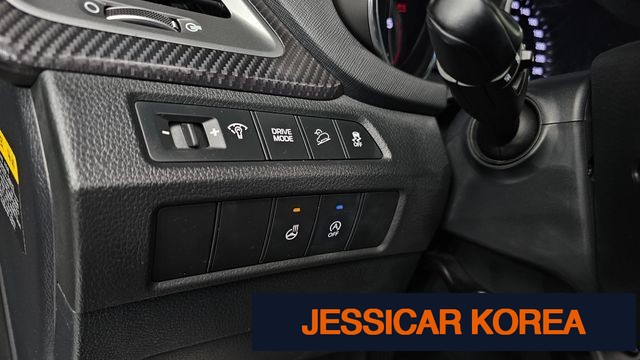 2017 Hyundai Santa Fe The Prime - Thumbnail 2