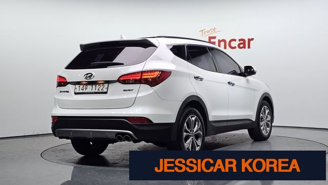 2015 Hyundai Santa Fe DM - Thumbnail 4
