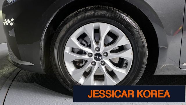 2022 Kia K8 - Thumbnail 2