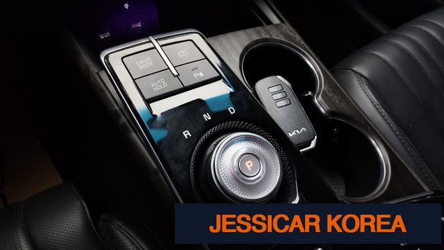 2022 Kia K8 - Thumbnail 2
