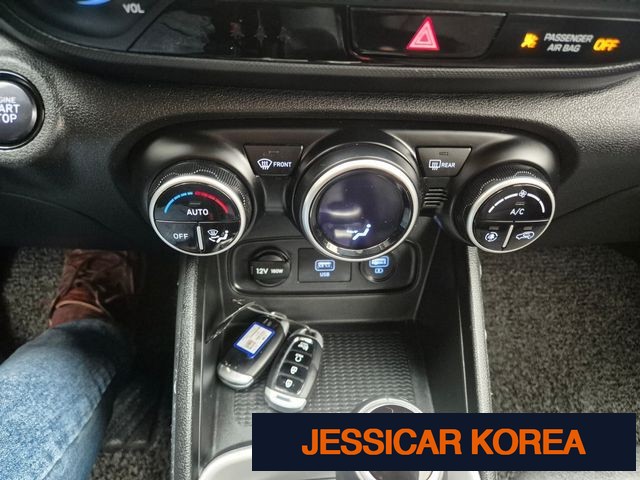 2020 Hyundai Venue - Thumbnail 2
