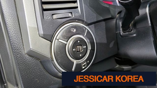 2014 KG Mobility Korando Sports - Thumbnail 3