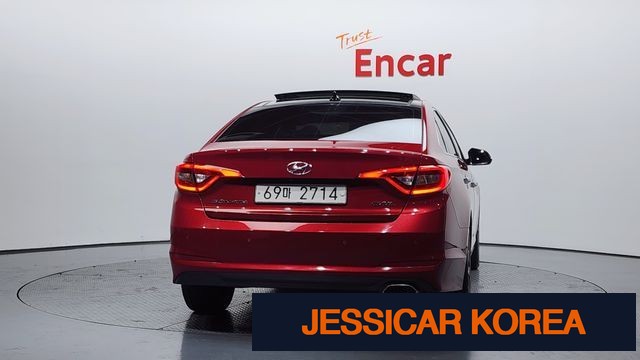 2015 Hyundai LF Sonata - Thumbnail 3