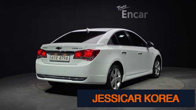 2011 Chevrolet Cruze - Thumbnail 12