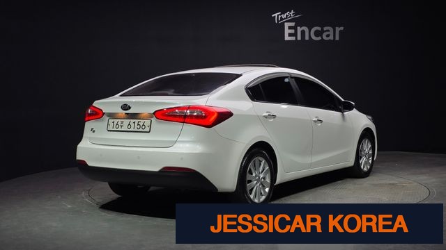 2015 Kia K3 - Thumbnail 10