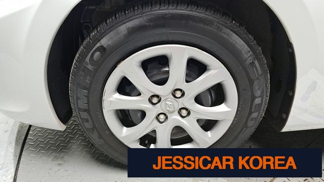 2011 Hyundai Accent (new model) - Thumbnail 8