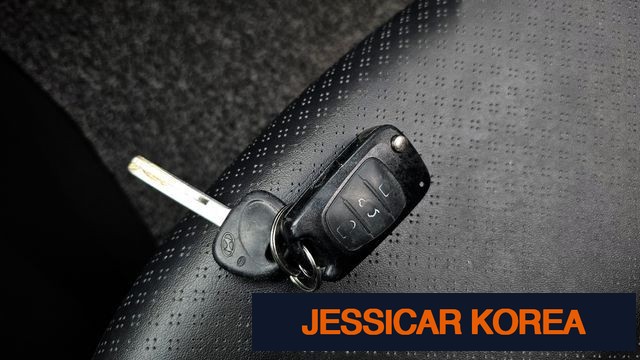 2011 Hyundai Accent (new model) - Thumbnail 13
