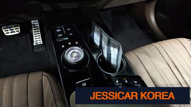 2023 Kia K8 - Thumbnail 3