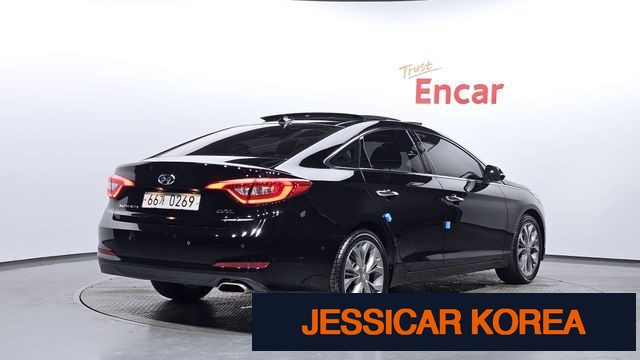 2016 Hyundai LF Sonata - Thumbnail 12