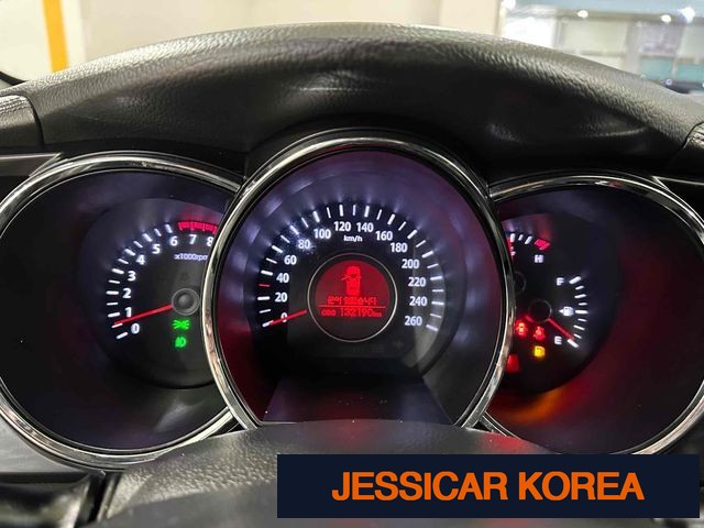 2011 Kia K5 - Thumbnail 5