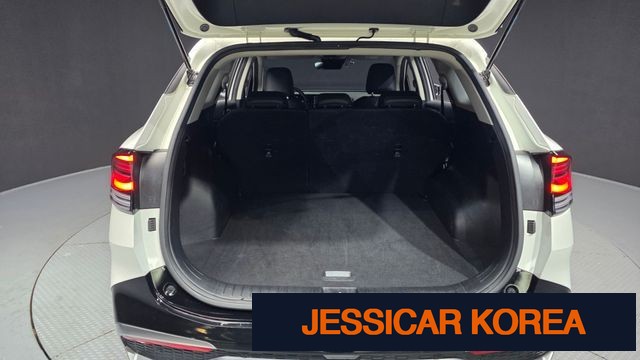 2023 Kia Sportage 5th Gen - Thumbnail 3